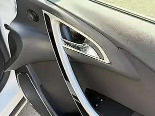 Used 2012 Vauxhall Astra Sri White - Interior and Exterior details 9