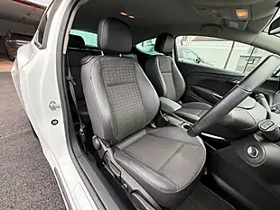 Used 2012 Vauxhall Astra Sri White - Interior and Exterior details 10