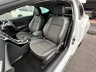 Used 2012 Vauxhall Astra Sri White - Interior and Exterior details 13