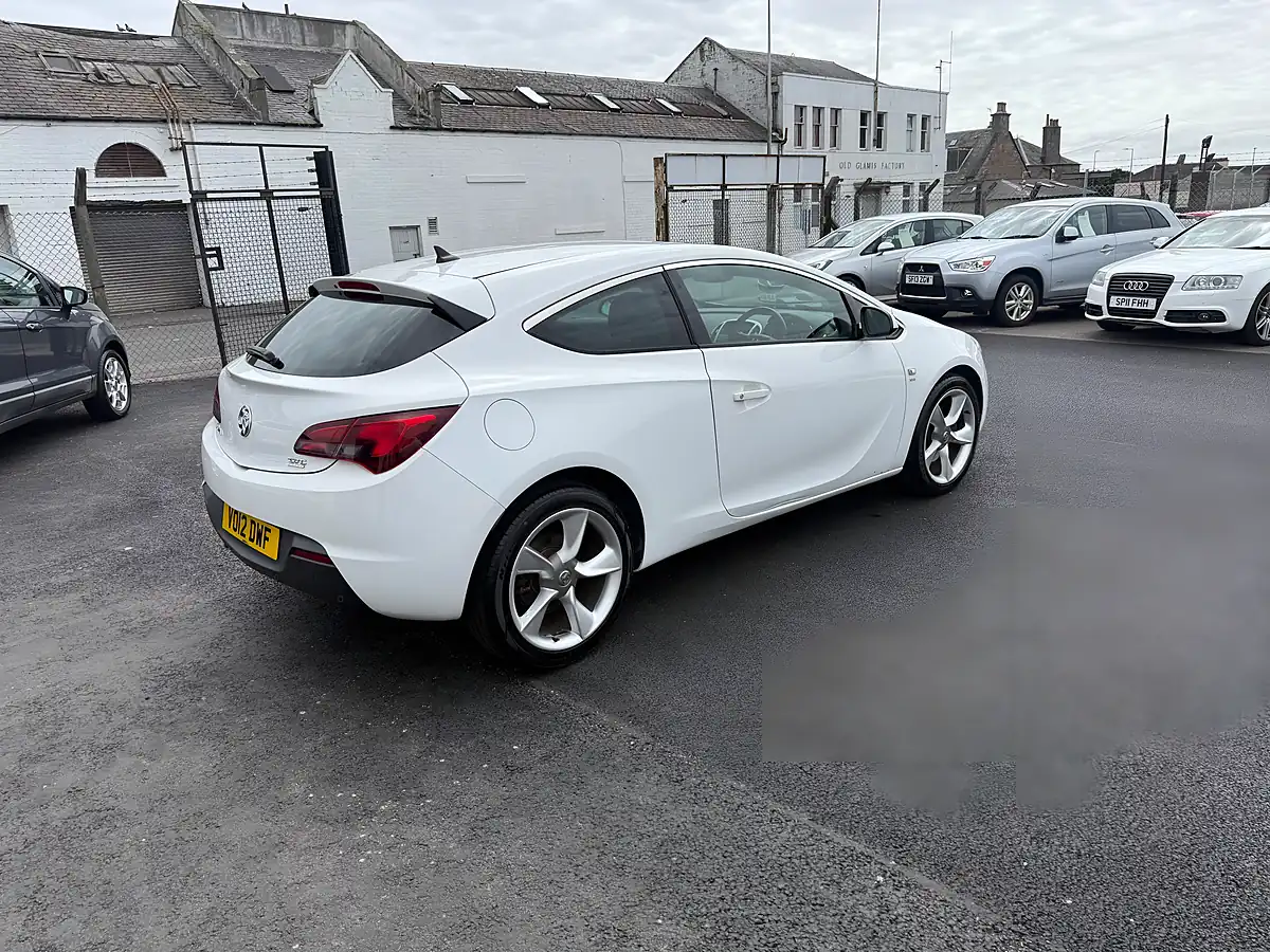 Used 2012 Vauxhall Astra Sri White - Interior and Exterior details 5