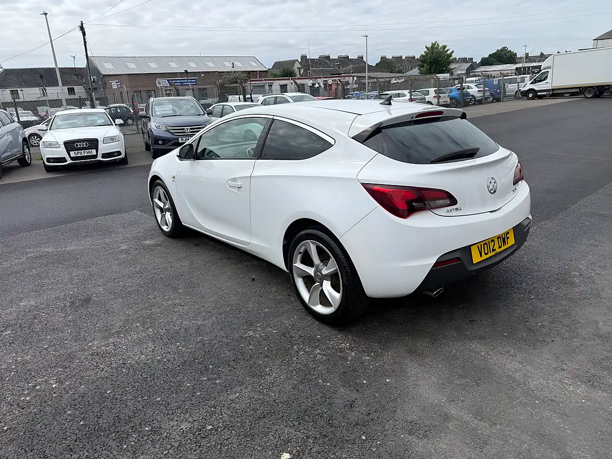 Used 2012 Vauxhall Astra Sri White - Interior and Exterior details 7