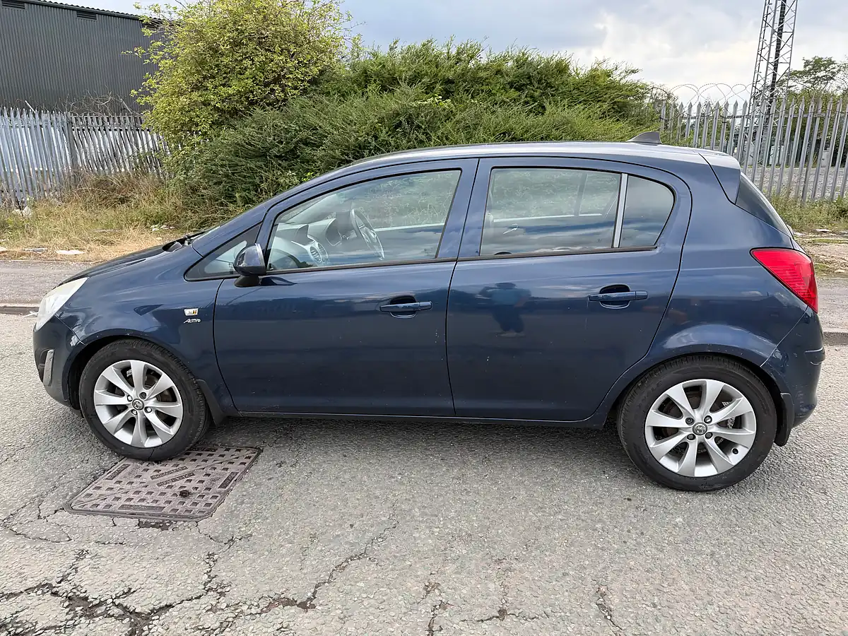 Used 2012 Vauxhall Corsa Active Ac Blue - Interior and Exterior details 3