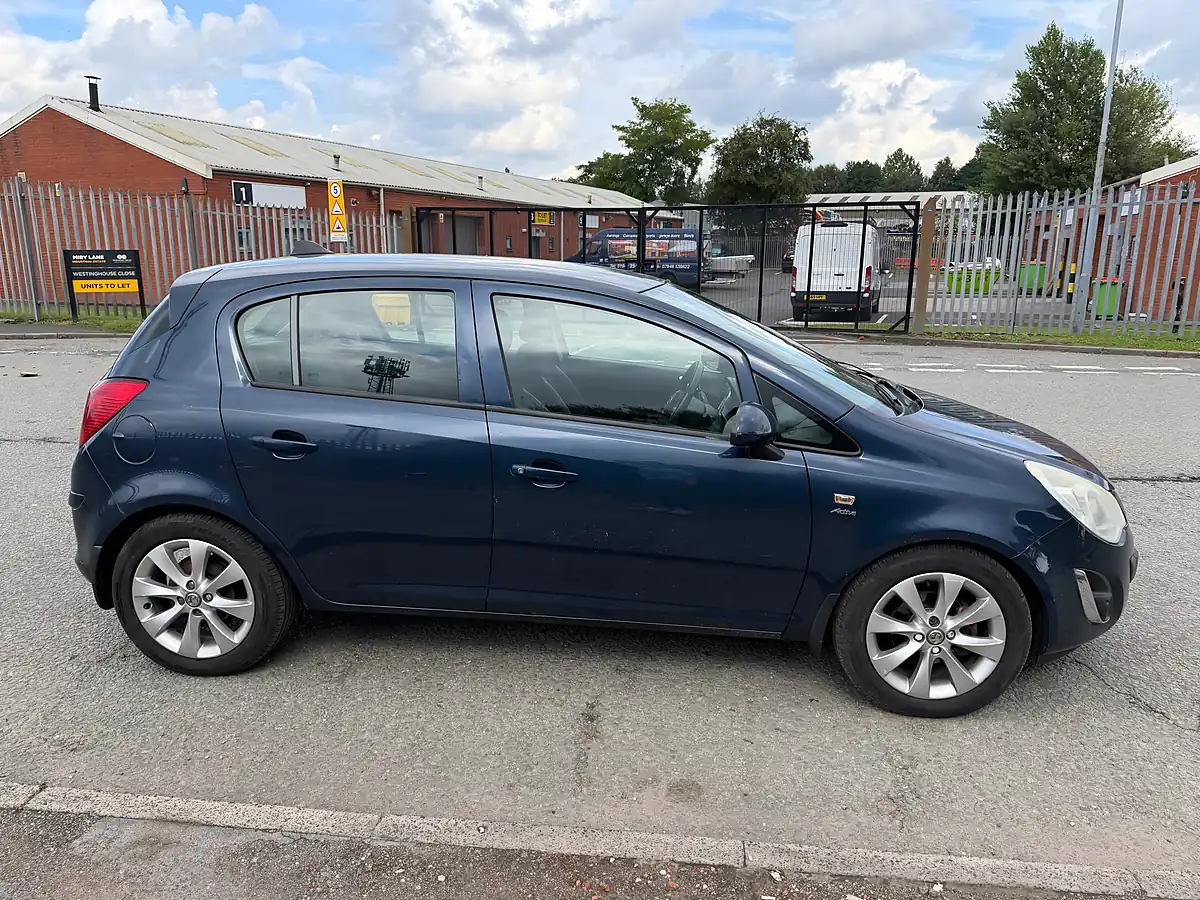 Used 2012 Vauxhall Corsa Active Ac Blue - Interior and Exterior details 7