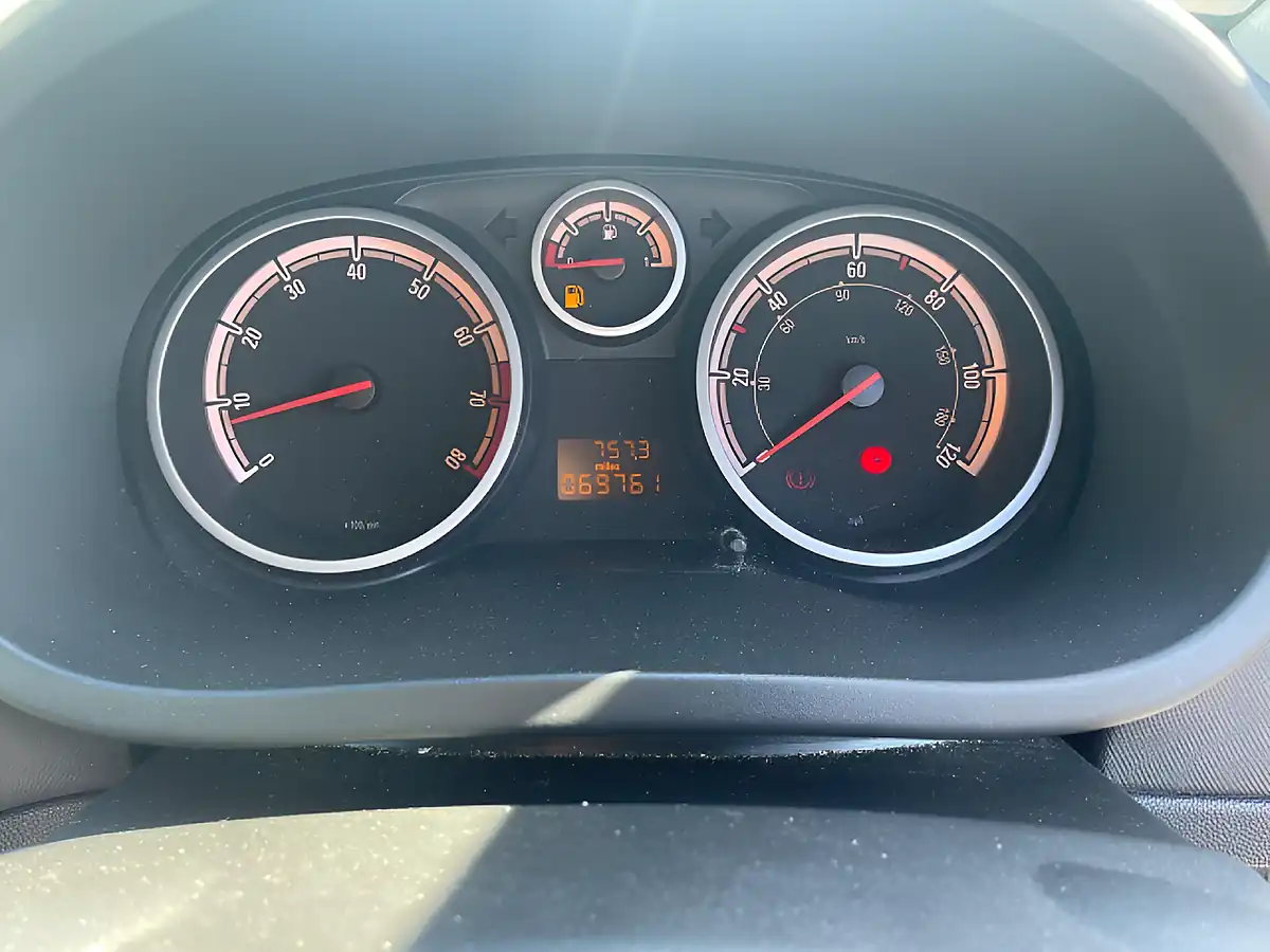 Used 2012 Vauxhall Corsa Exclusiv Orange - Interior and Exterior details 13