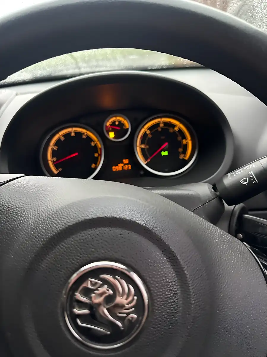 Used 2012 Vauxhall Corsa - Interior and Exterior details 4