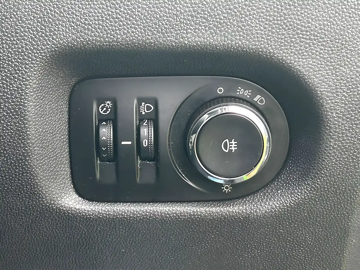 Used 2012 Vauxhall Corsa S Green - Interior and Exterior details 20