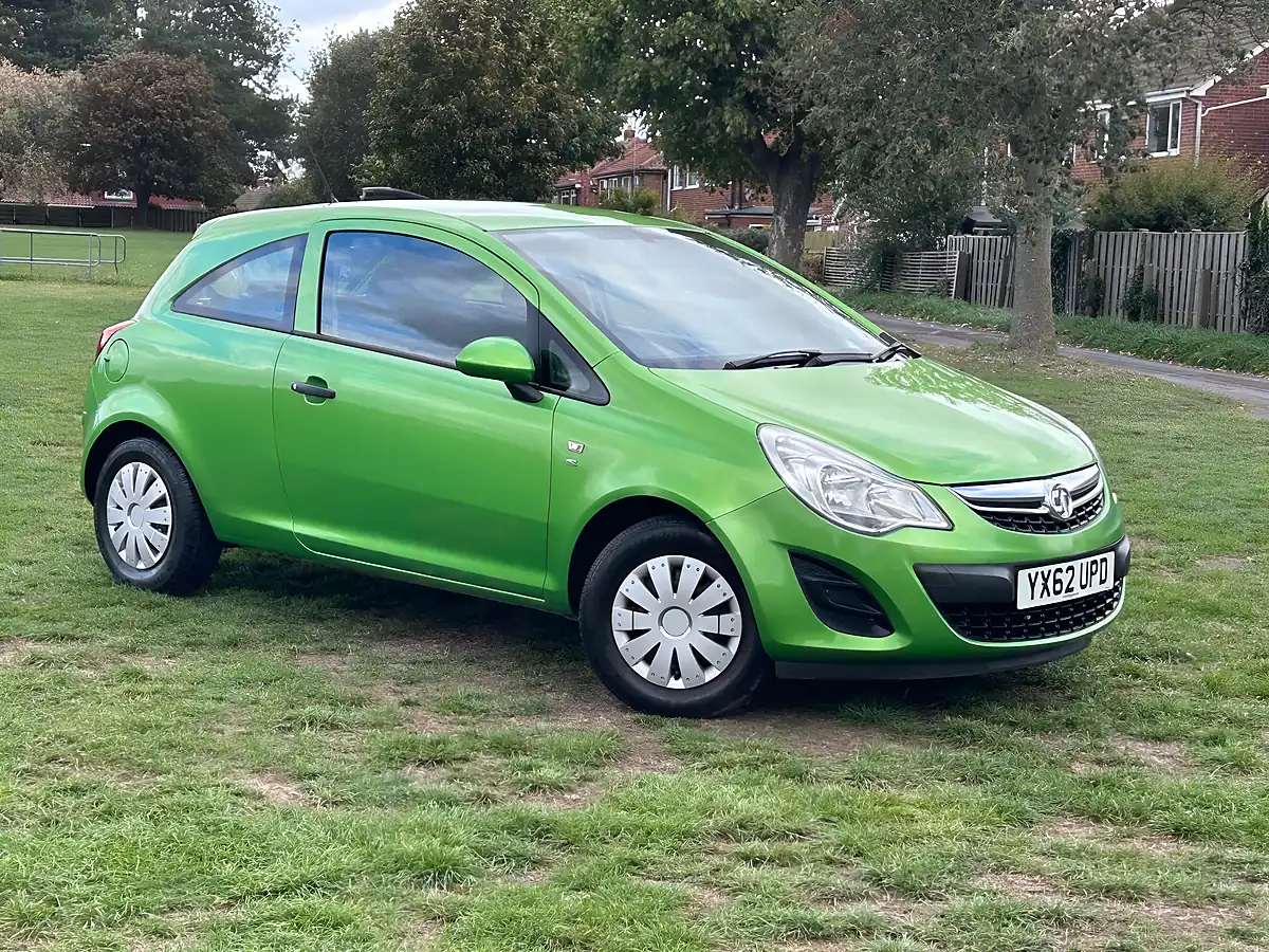 Used 2012 Vauxhall Corsa S Green - Interior and Exterior details 3