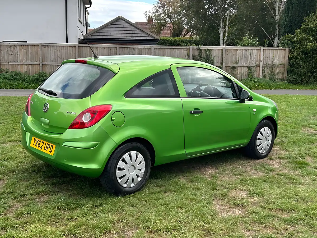 Used 2012 Vauxhall Corsa S Green - Interior and Exterior details 5