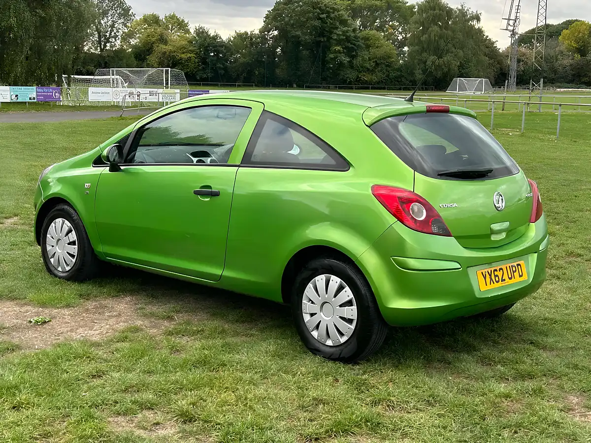 Used 2012 Vauxhall Corsa S Green - Interior and Exterior details 7