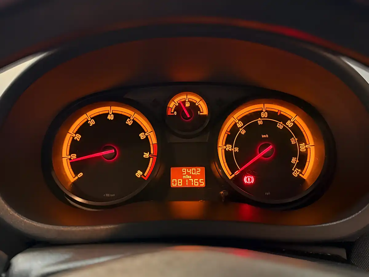 Used 2012 Vauxhall Corsa S Red - Interior and Exterior details 9