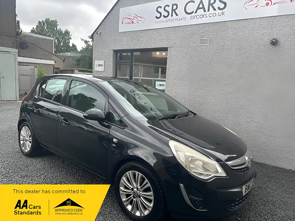 Used 2012 Vauxhall Corsa Se Black - Front View