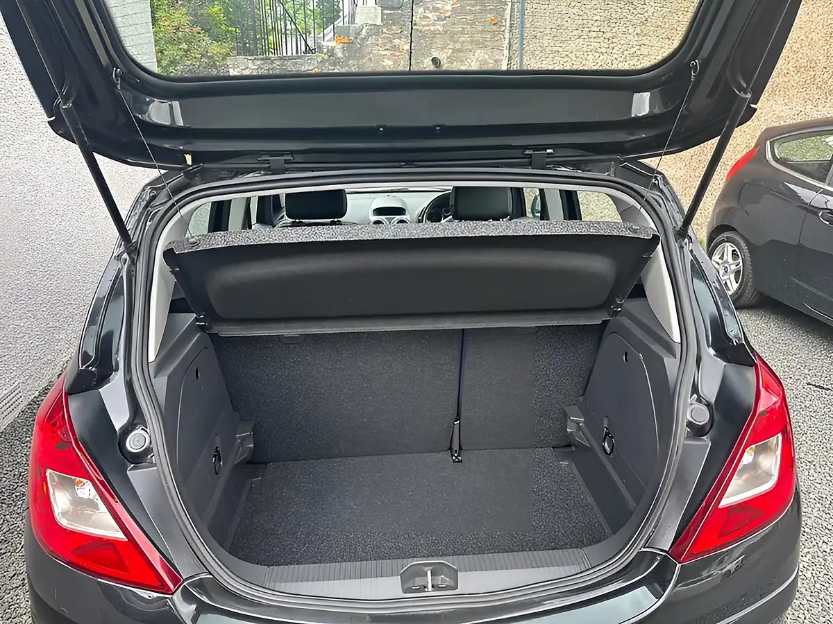 Used 2012 Vauxhall Corsa Se Black - Interior and Exterior details 13