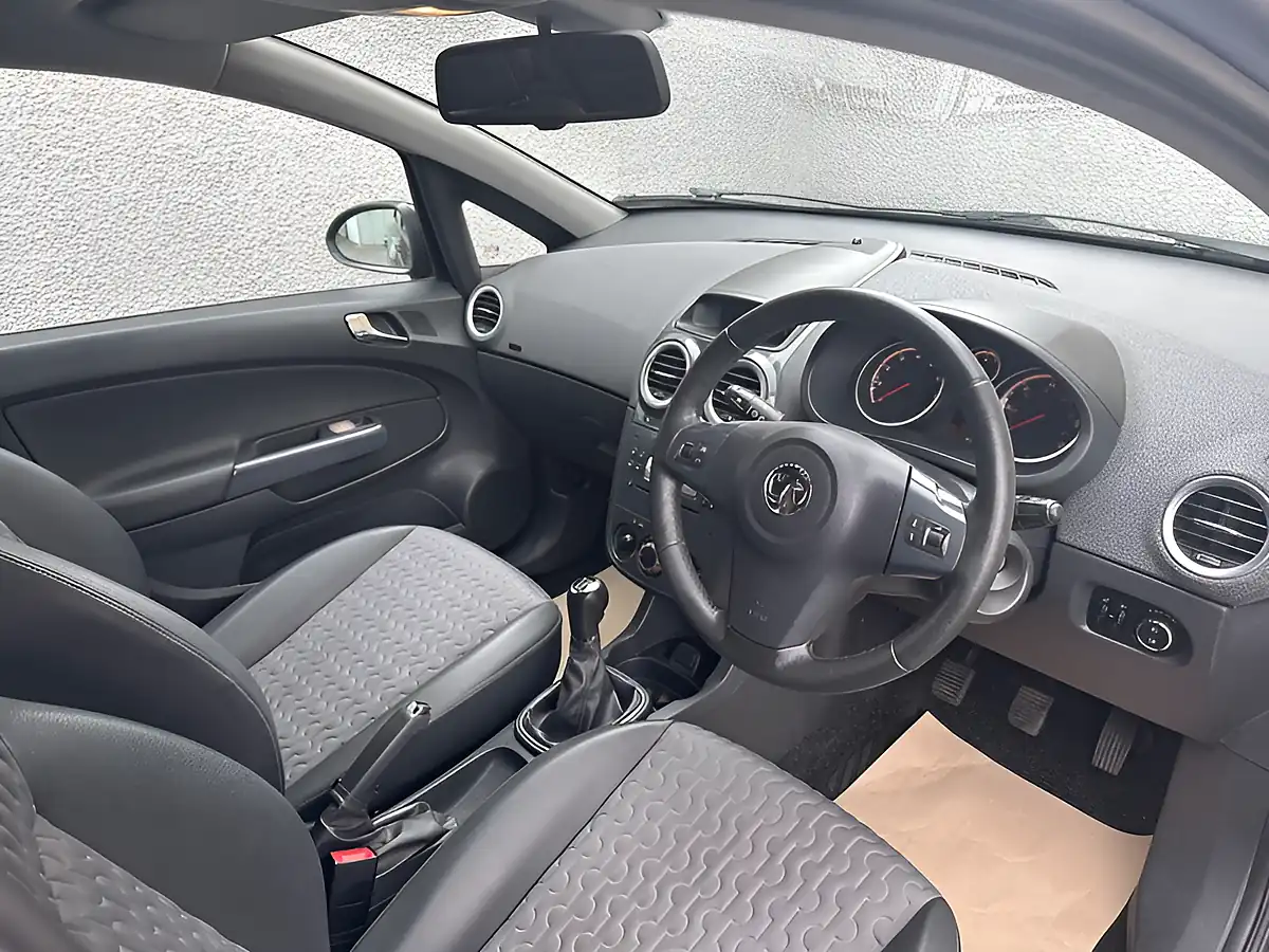 Used 2012 Vauxhall Corsa Se Black - Interior and Exterior details 14