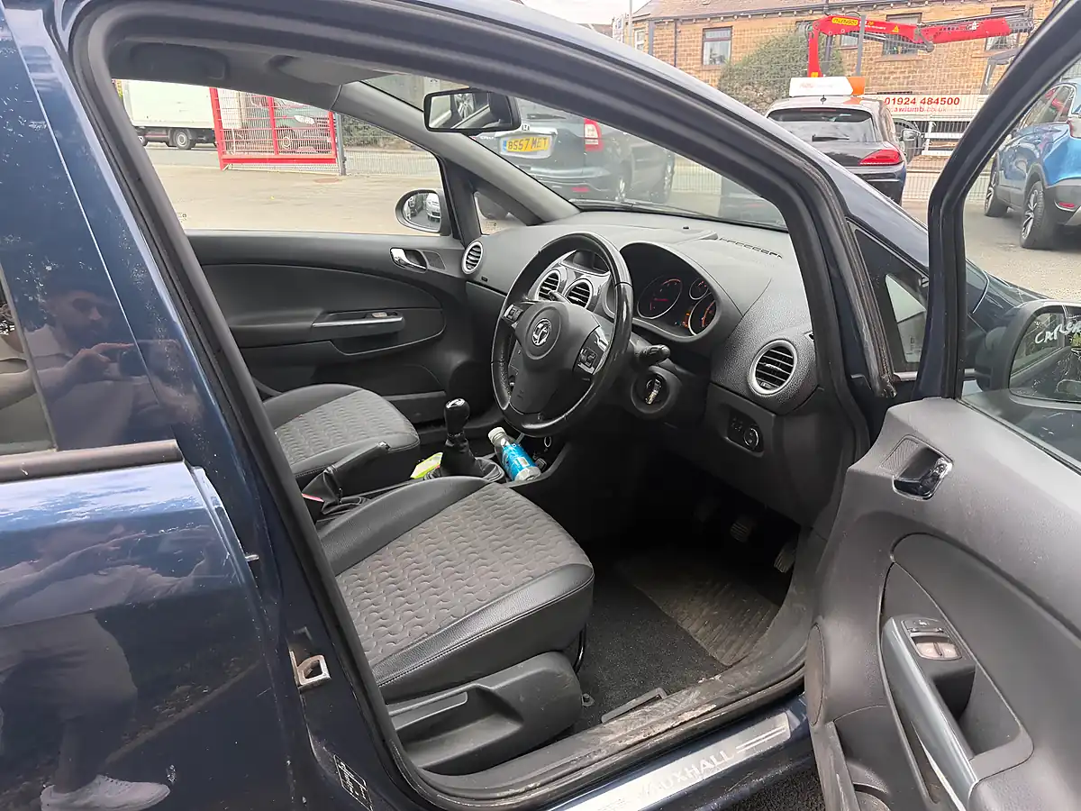 Used 2012 Vauxhall Corsa Se Blue - Interior and Exterior details 5
