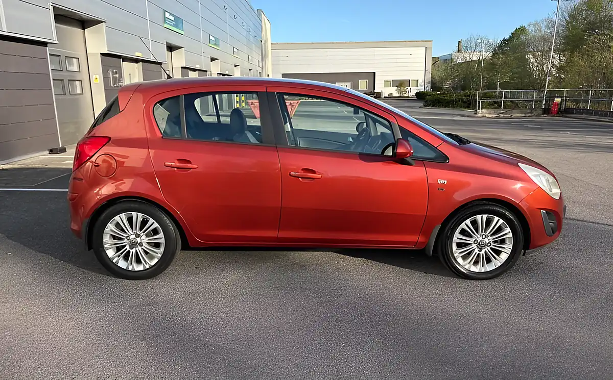 Used 2012 Vauxhall Corsa Se Orange - Interior and Exterior details 11