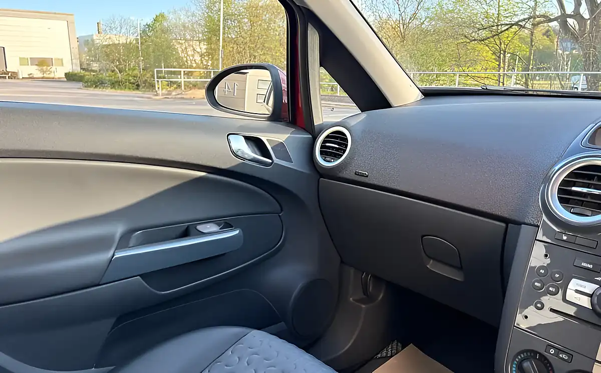 Used 2012 Vauxhall Corsa Se Orange - Interior and Exterior details 17