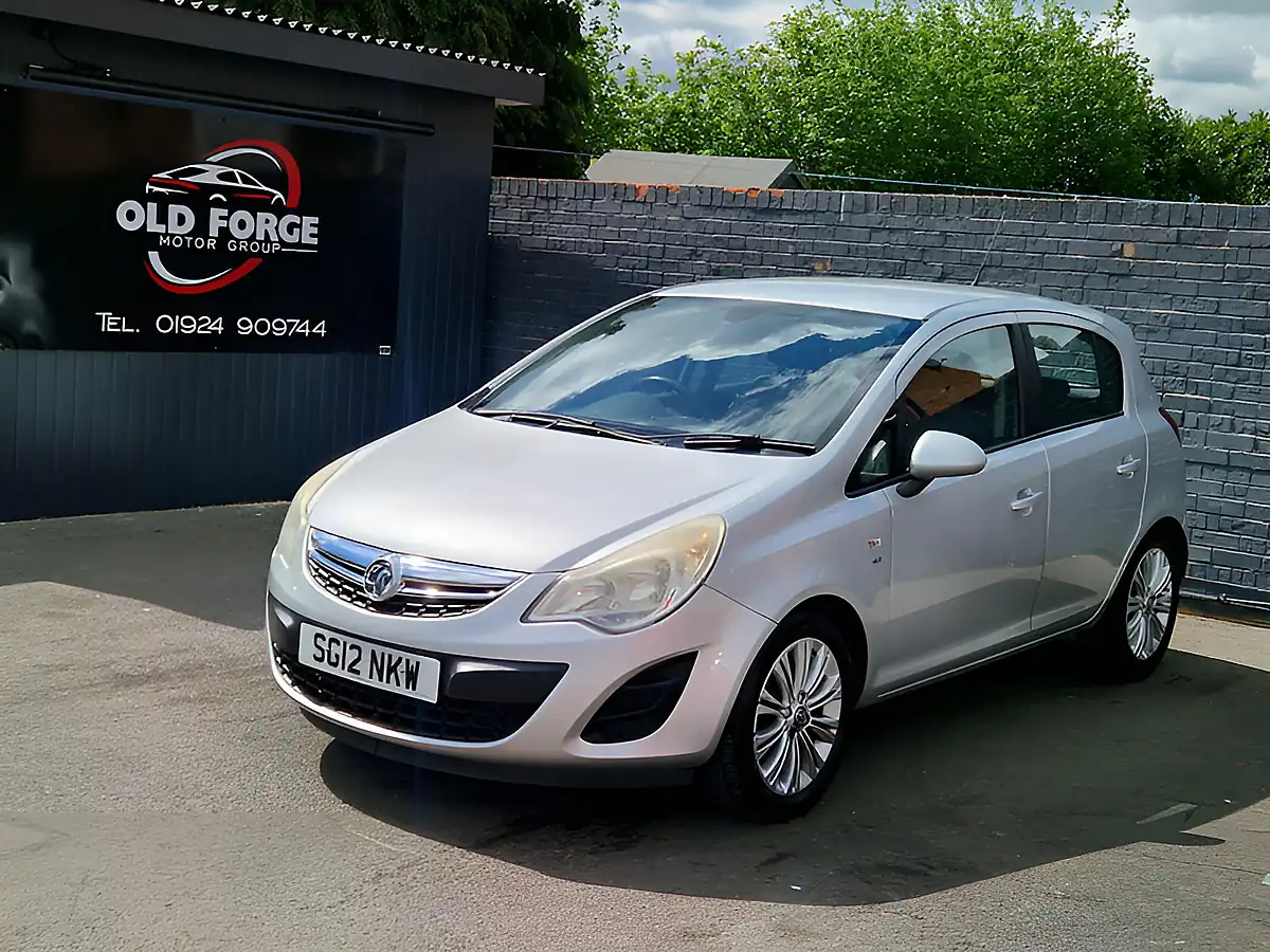Used 2012 Vauxhall Corsa Se Silver - Front View