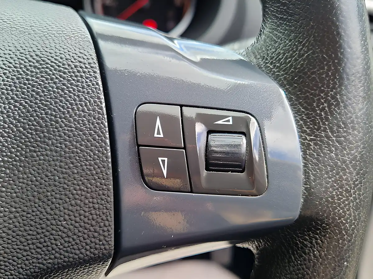 Used 2012 Vauxhall Corsa Se Silver - Interior and Exterior details 20