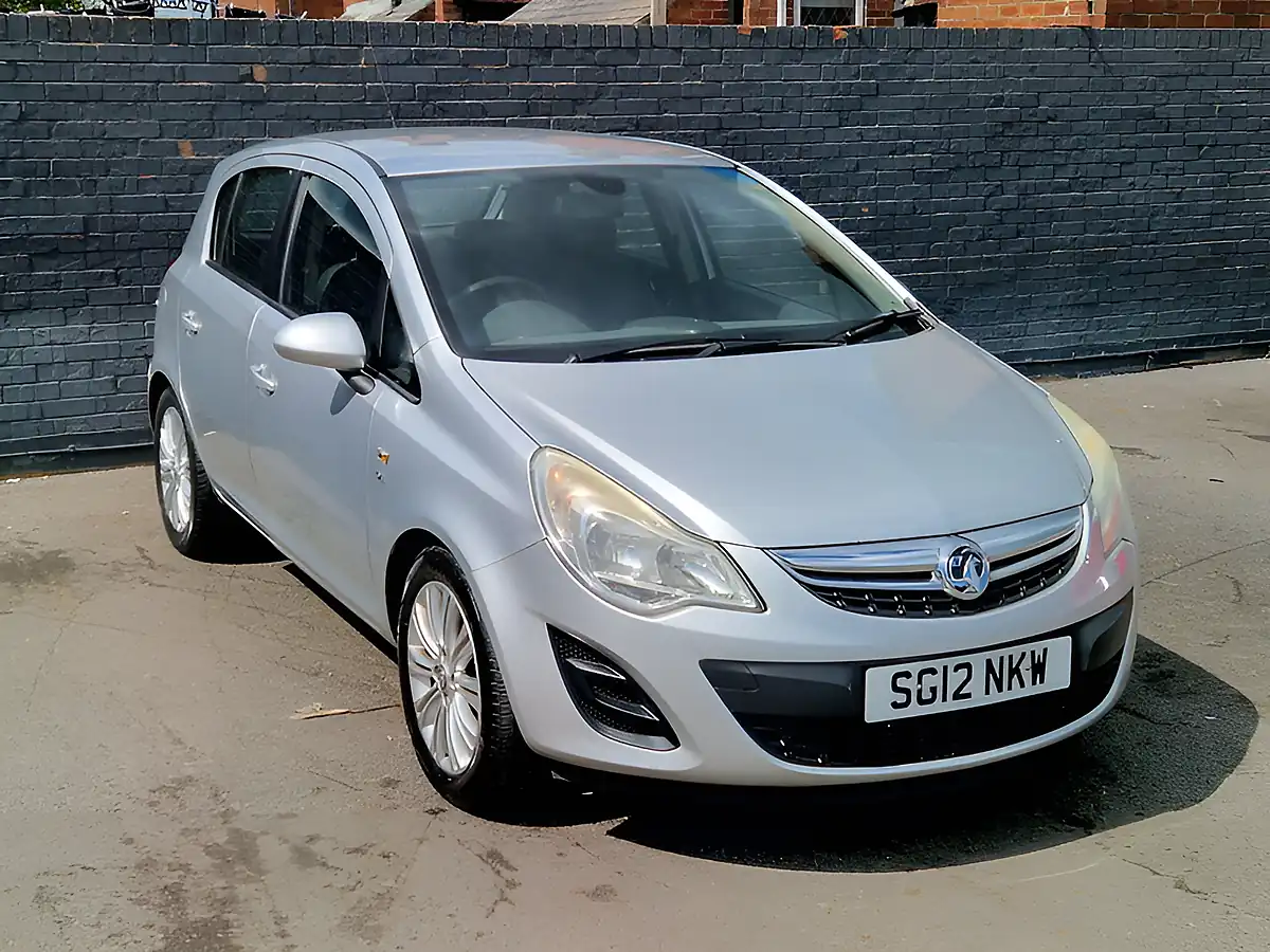 Used 2012 Vauxhall Corsa Se Silver - Interior and Exterior details 3