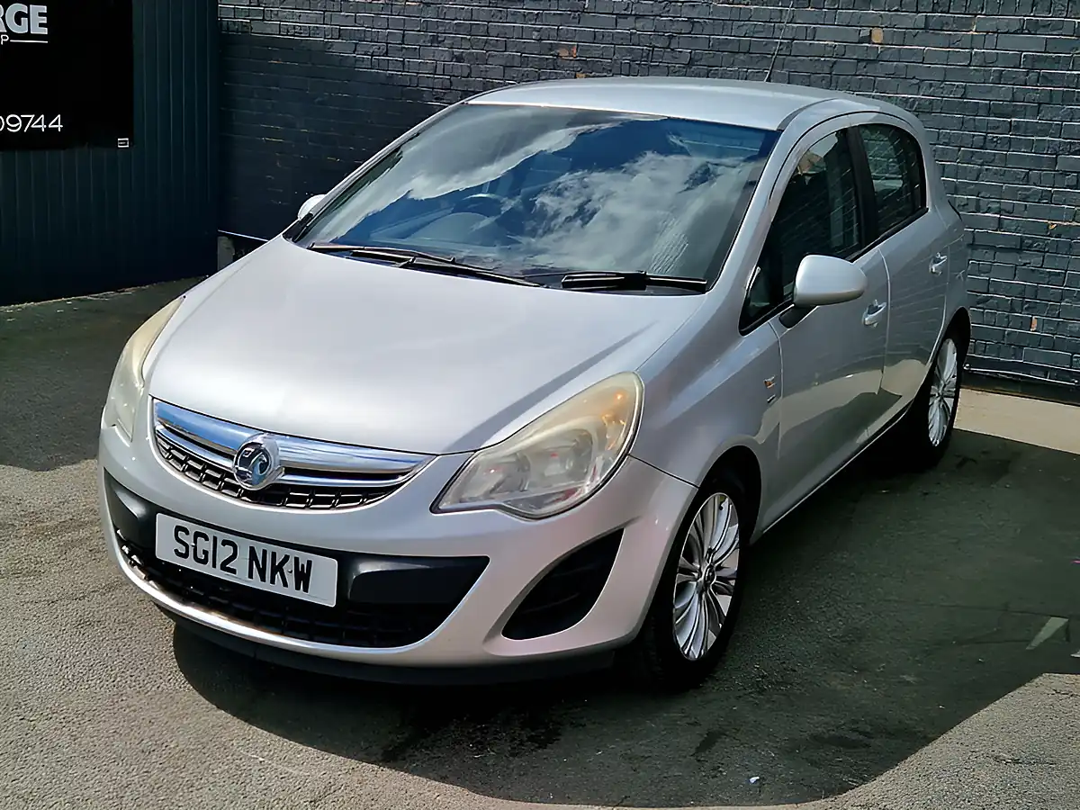 Used 2012 Vauxhall Corsa Se Silver - Interior and Exterior details 5