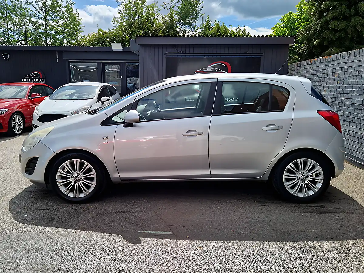 Used 2012 Vauxhall Corsa Se Silver - Interior and Exterior details 6