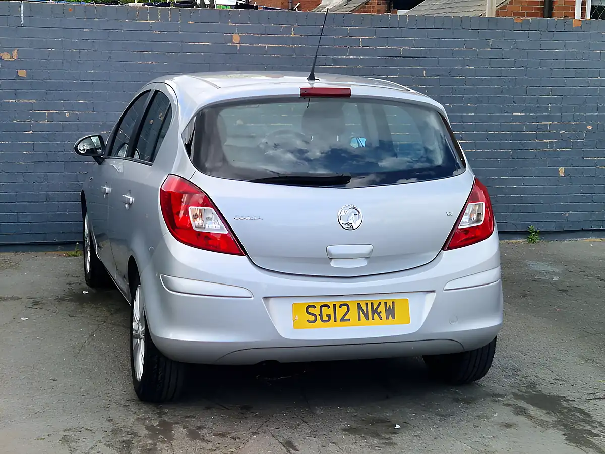 Used 2012 Vauxhall Corsa Se Silver - Interior and Exterior details 8