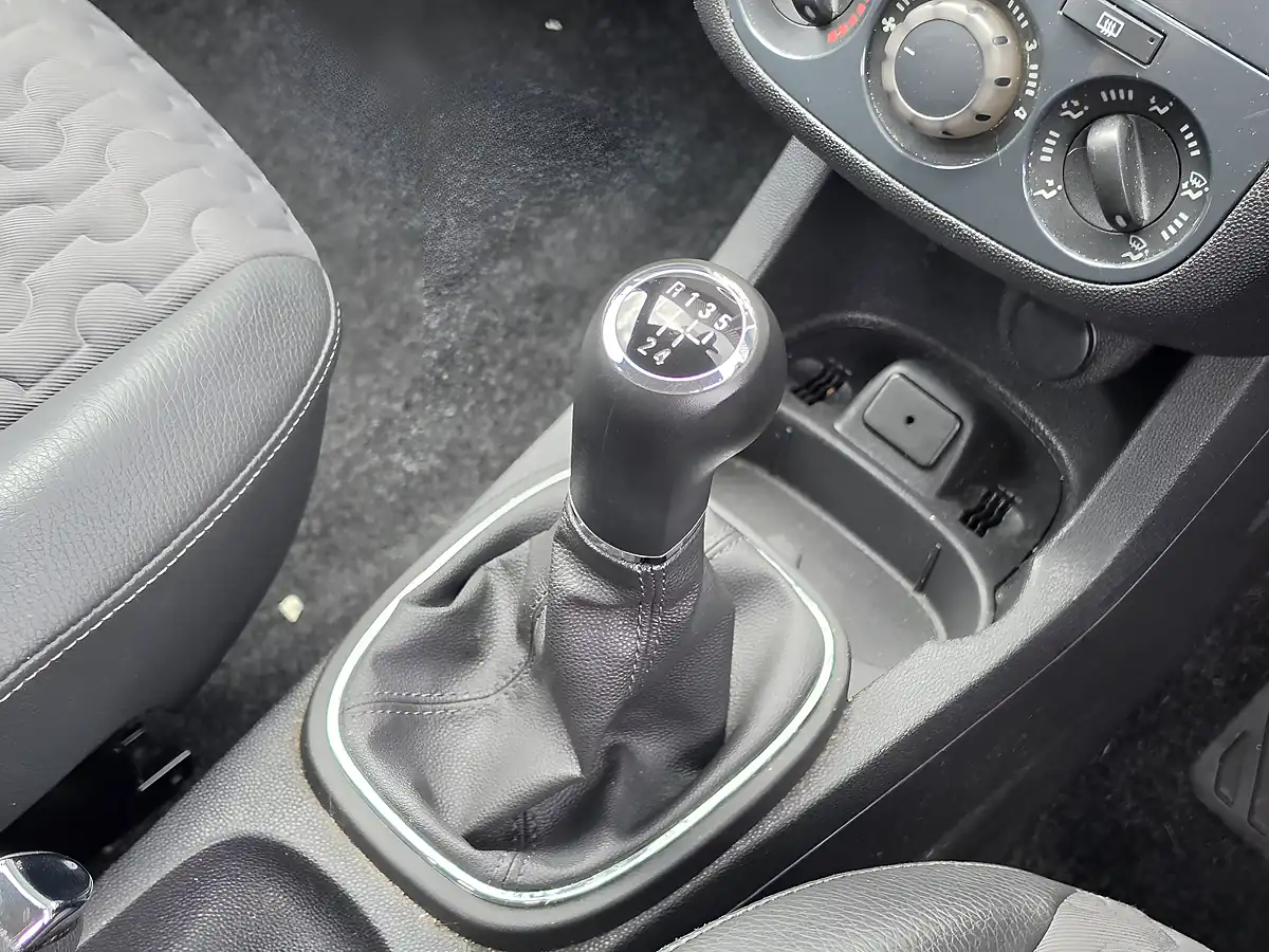 Used 2012 Vauxhall Corsa Se Silver - Interior and Exterior details 14