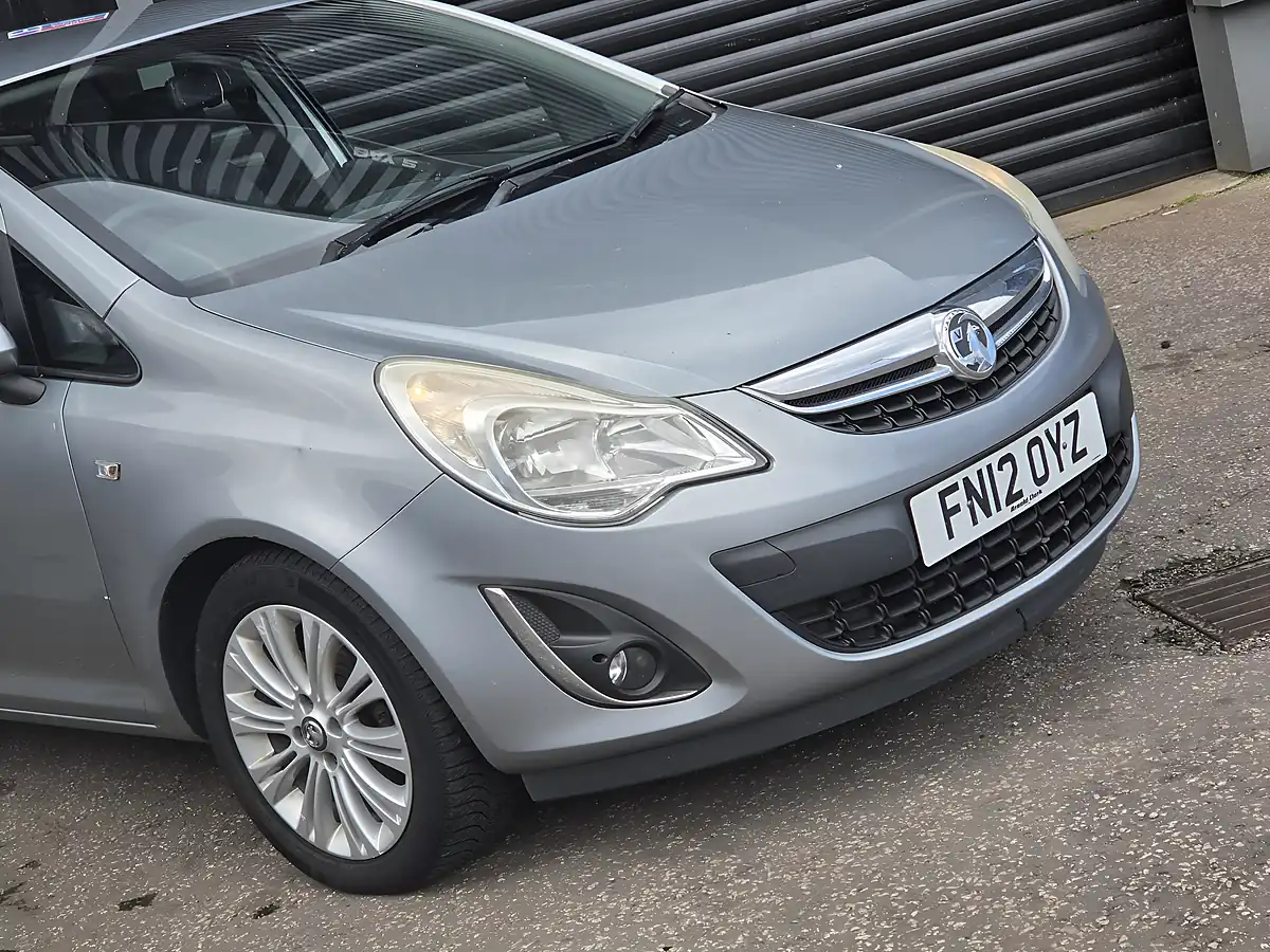 Used 2012 Vauxhall Corsa Se Silver - Interior and Exterior details 3