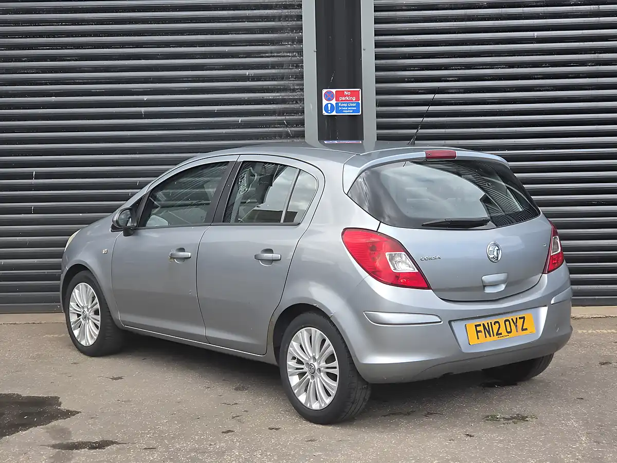 Used 2012 Vauxhall Corsa Se Silver - Interior and Exterior details 9