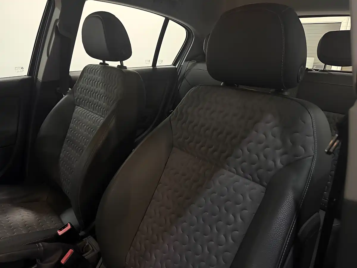 Used 2012 Vauxhall Corsa Se Silver - Interior and Exterior details 17