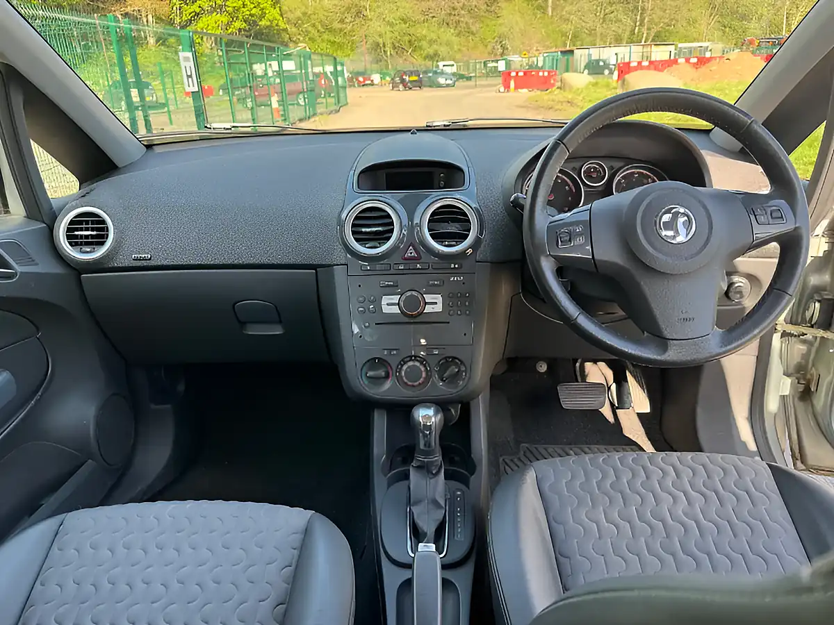 Used 2012 Vauxhall Corsa Se Silver - Interior and Exterior details 11