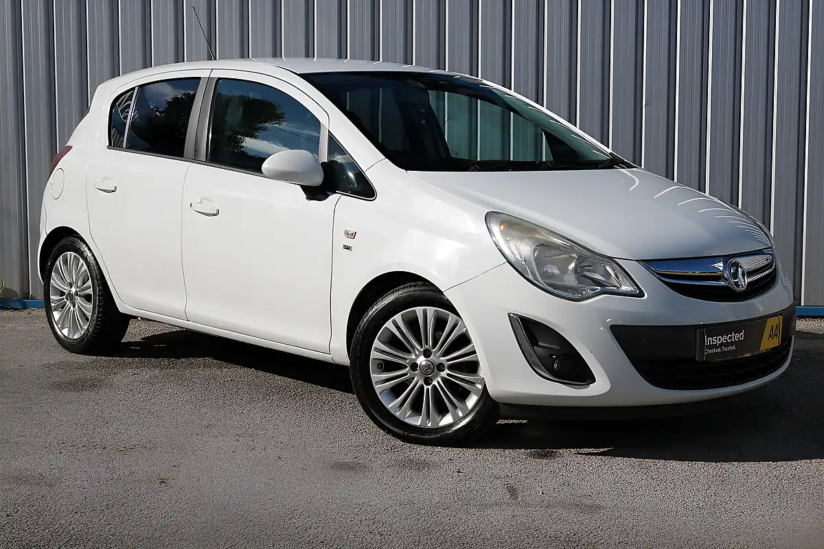 Used 2012 Vauxhall Corsa Se White - Interior and Exterior details 7