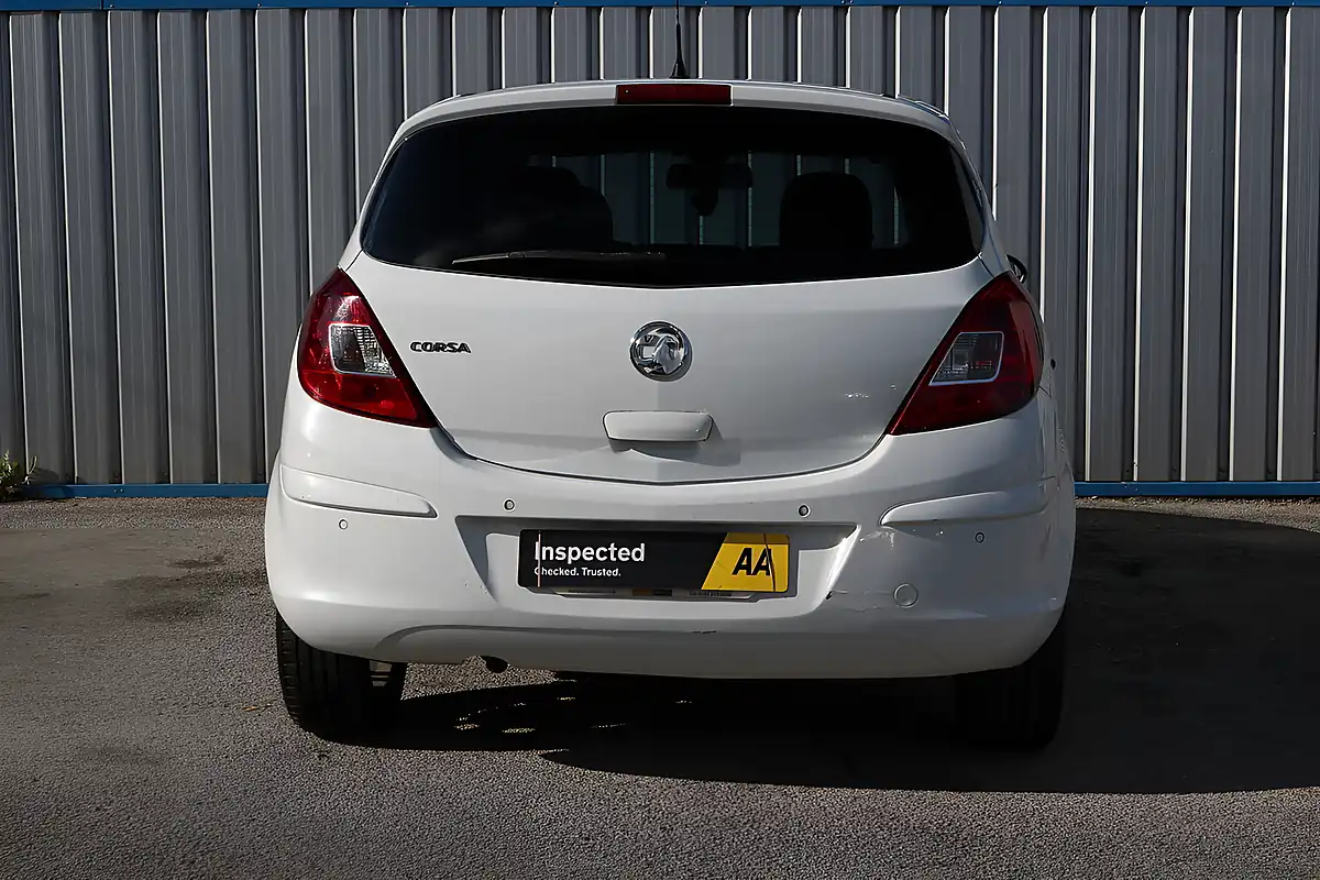 Used 2012 Vauxhall Corsa Se White - Interior and Exterior details 9
