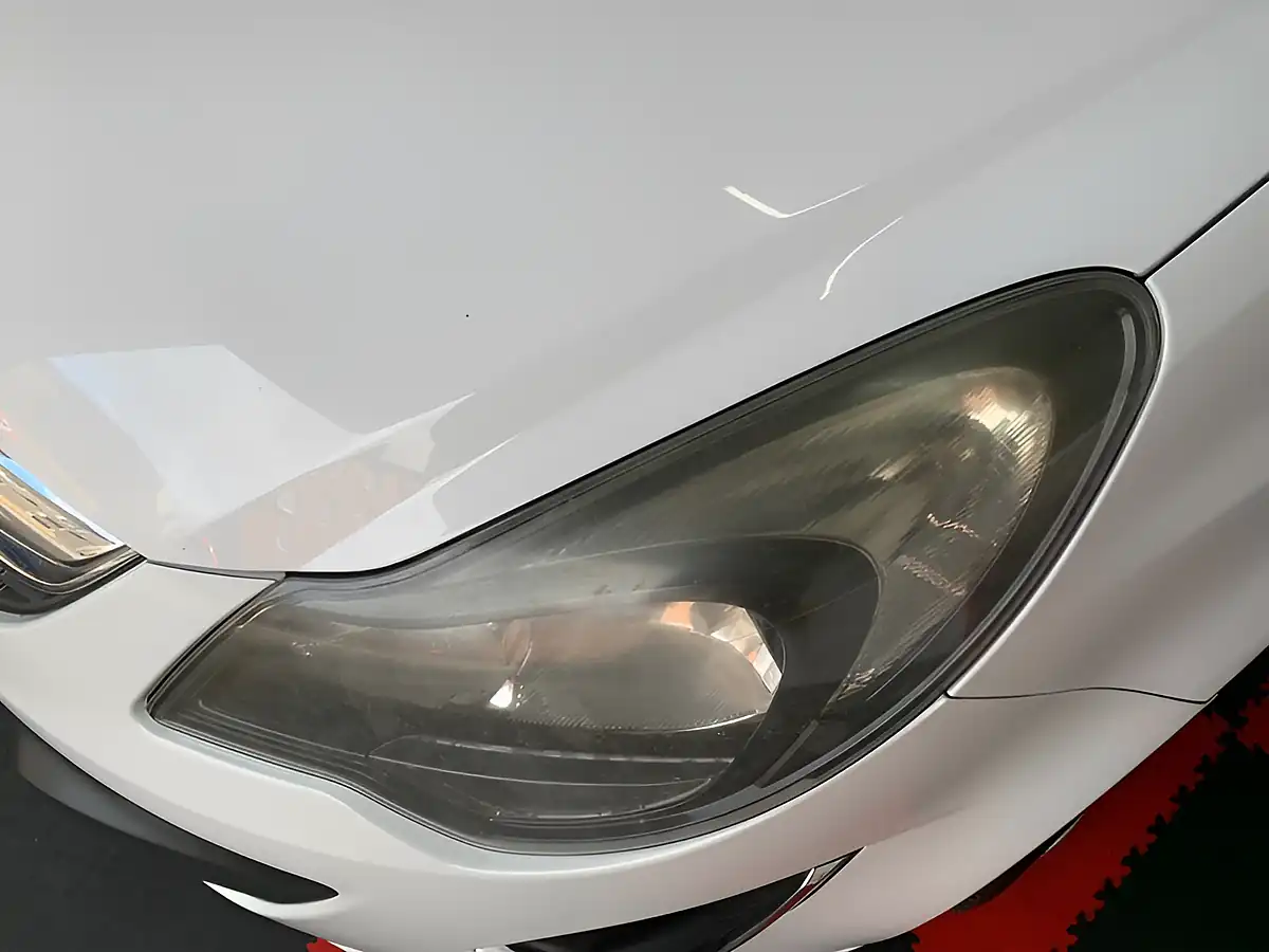Used 2012 Vauxhall Corsa Sri White - Interior and Exterior details 10