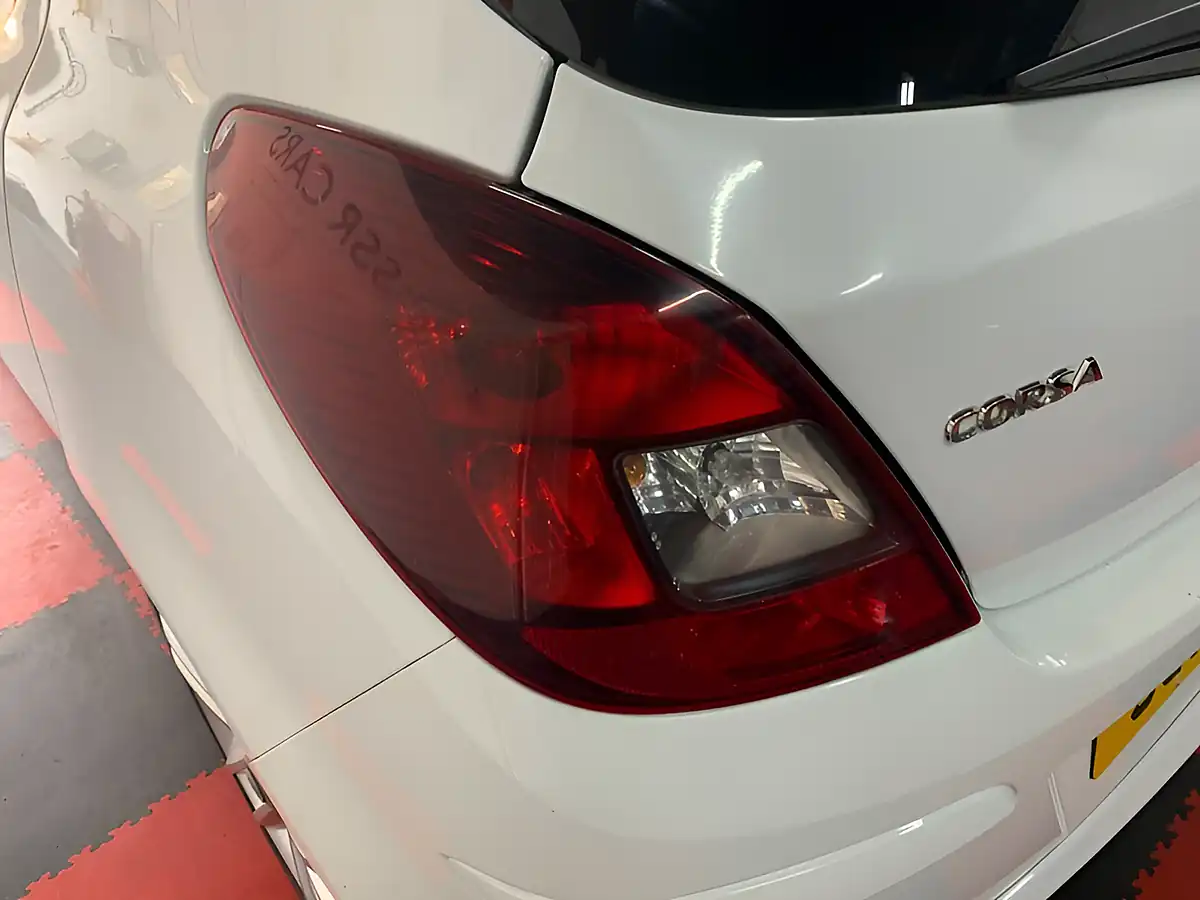 Used 2012 Vauxhall Corsa Sri White - Interior and Exterior details 9