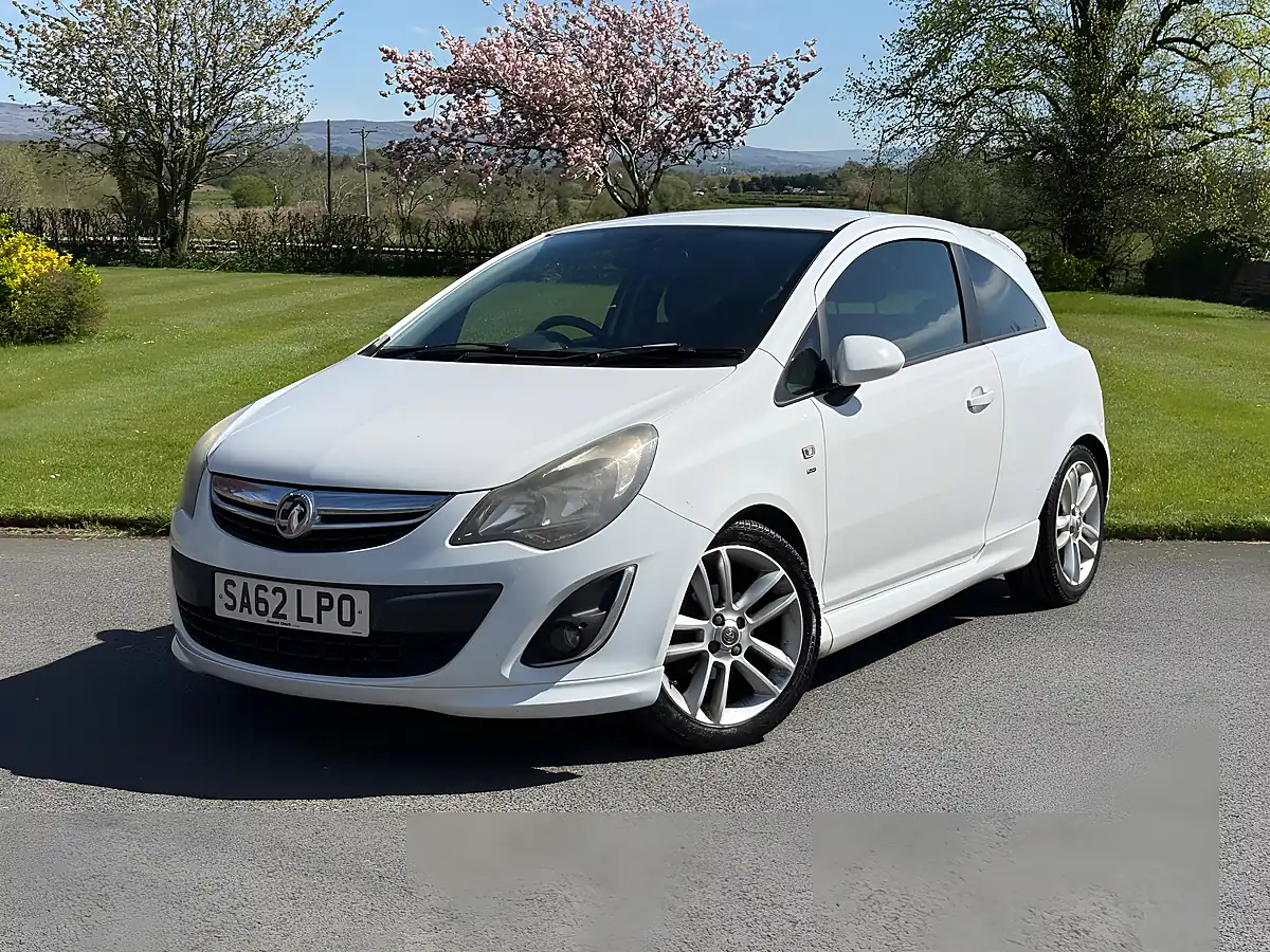 Used 2012 Vauxhall Corsa Sri White - Interior and Exterior details 3