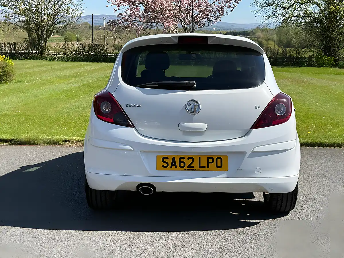 Used 2012 Vauxhall Corsa Sri White - Interior and Exterior details 7