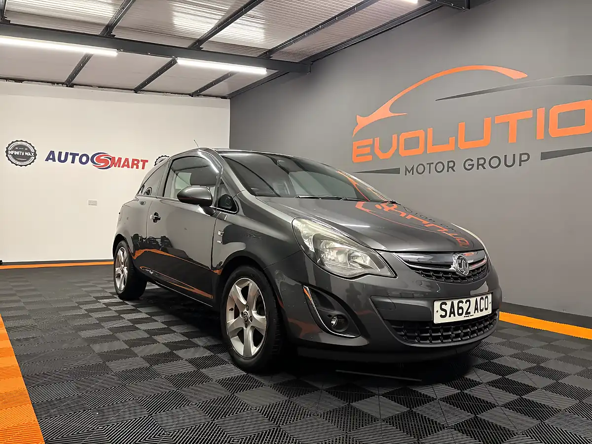 Used 2012 Vauxhall Corsa Sxi Grey - Interior and Exterior details 4