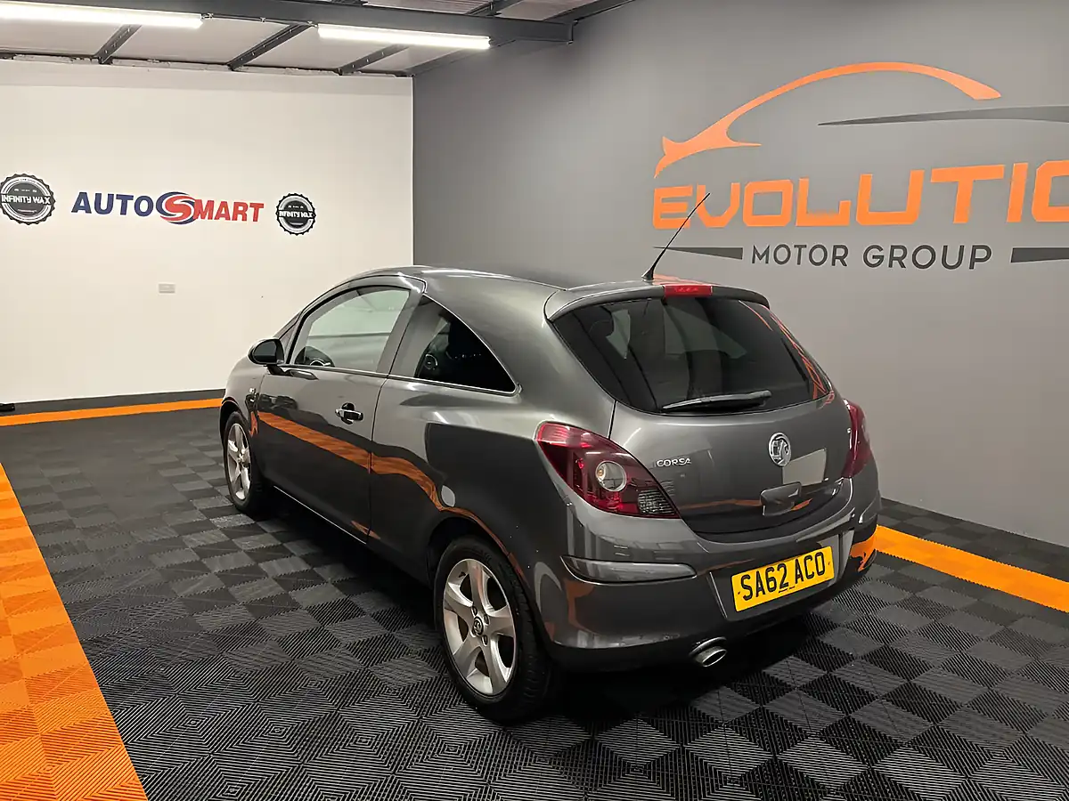 Used 2012 Vauxhall Corsa Sxi Grey - Interior and Exterior details 5