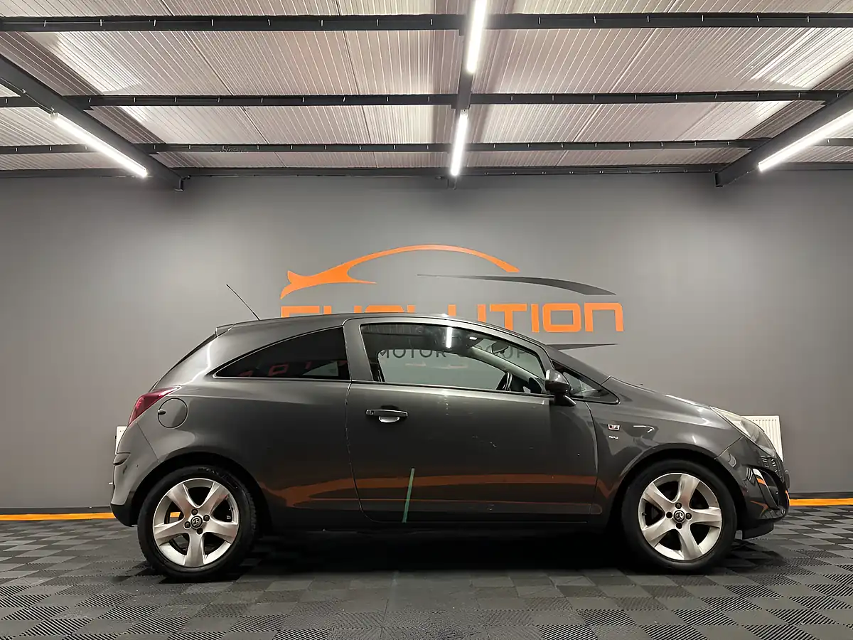 Used 2012 Vauxhall Corsa Sxi Grey - Interior and Exterior details 9