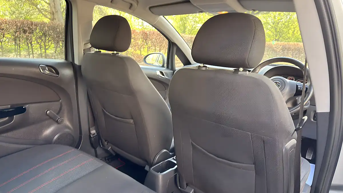 Used 2012 Vauxhall Corsa Sxi Silver - Interior and Exterior details 14