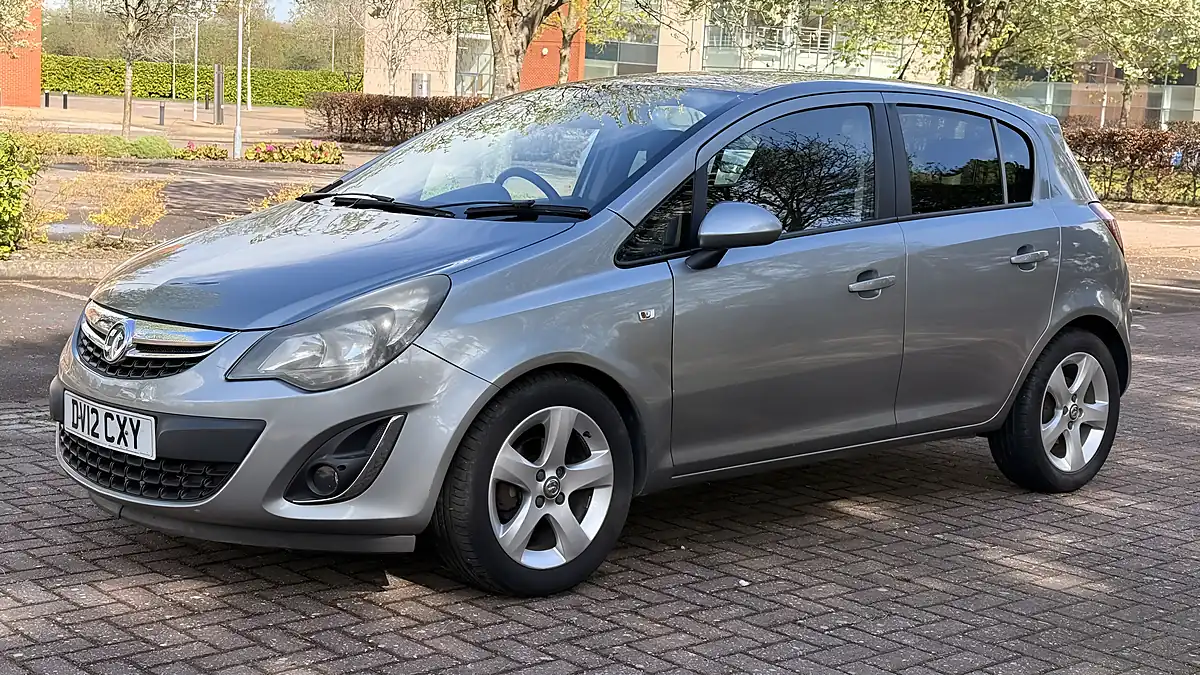 Used 2012 Vauxhall Corsa Sxi Silver - Interior and Exterior details 4