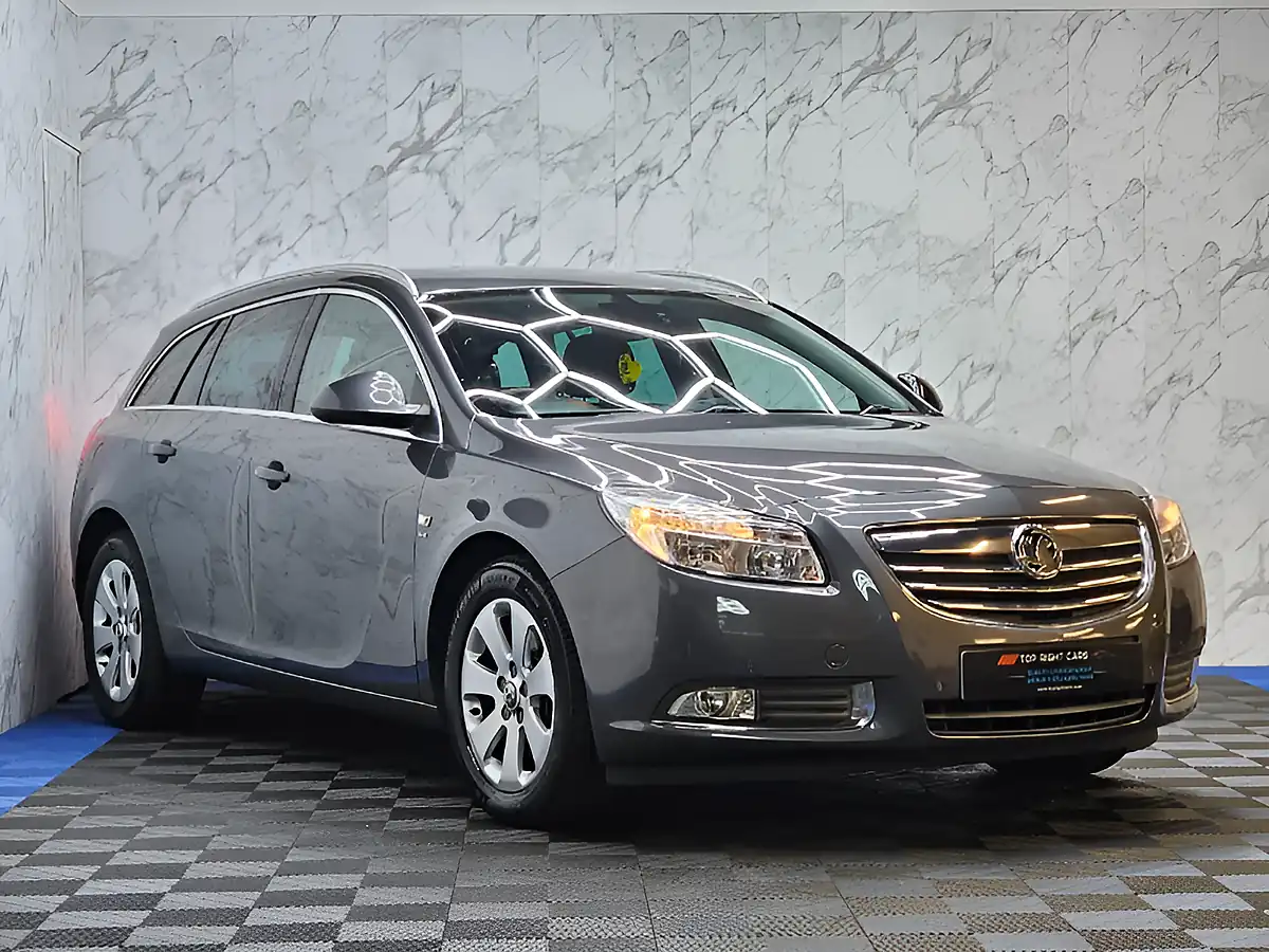 Used 2012 Vauxhall Insignia Sri Nav Sports Tourer Grey - Front View