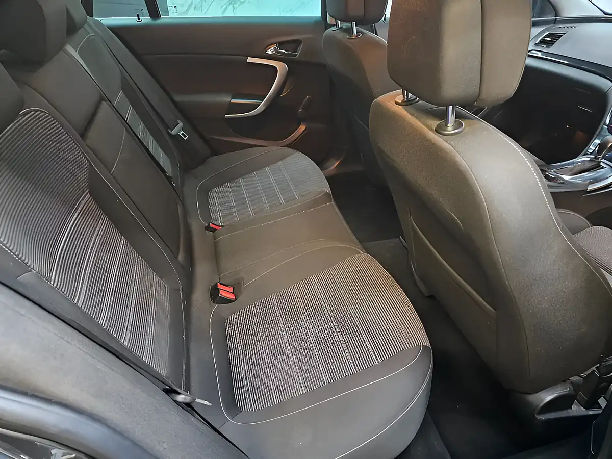 Used 2012 Vauxhall Insignia Sri Nav Sports Tourer Grey - Interior and Exterior details 17