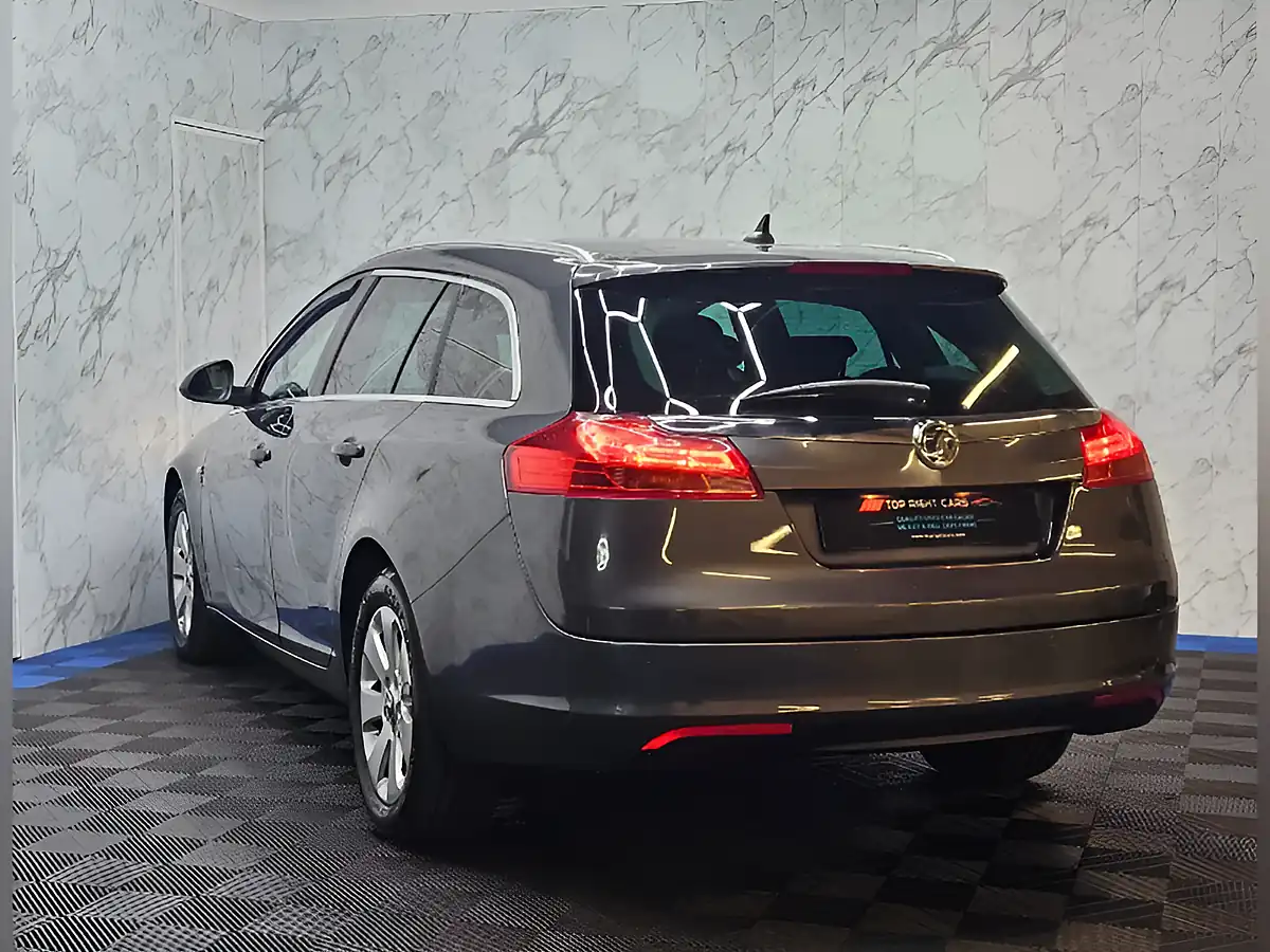 Used 2012 Vauxhall Insignia Sri Nav Sports Tourer Grey - Interior and Exterior details 7