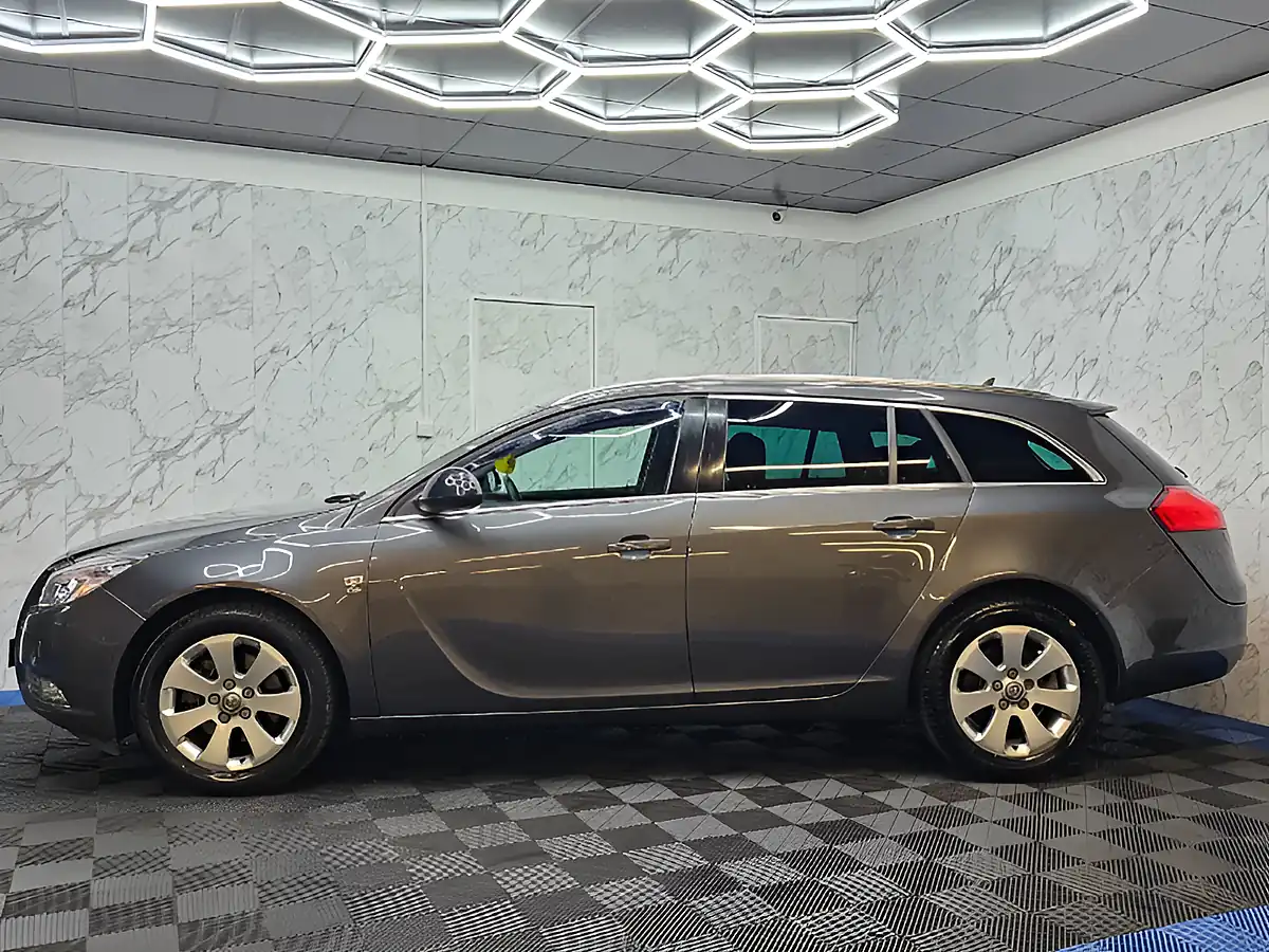 Used 2012 Vauxhall Insignia Sri Nav Sports Tourer Grey - Interior and Exterior details 8