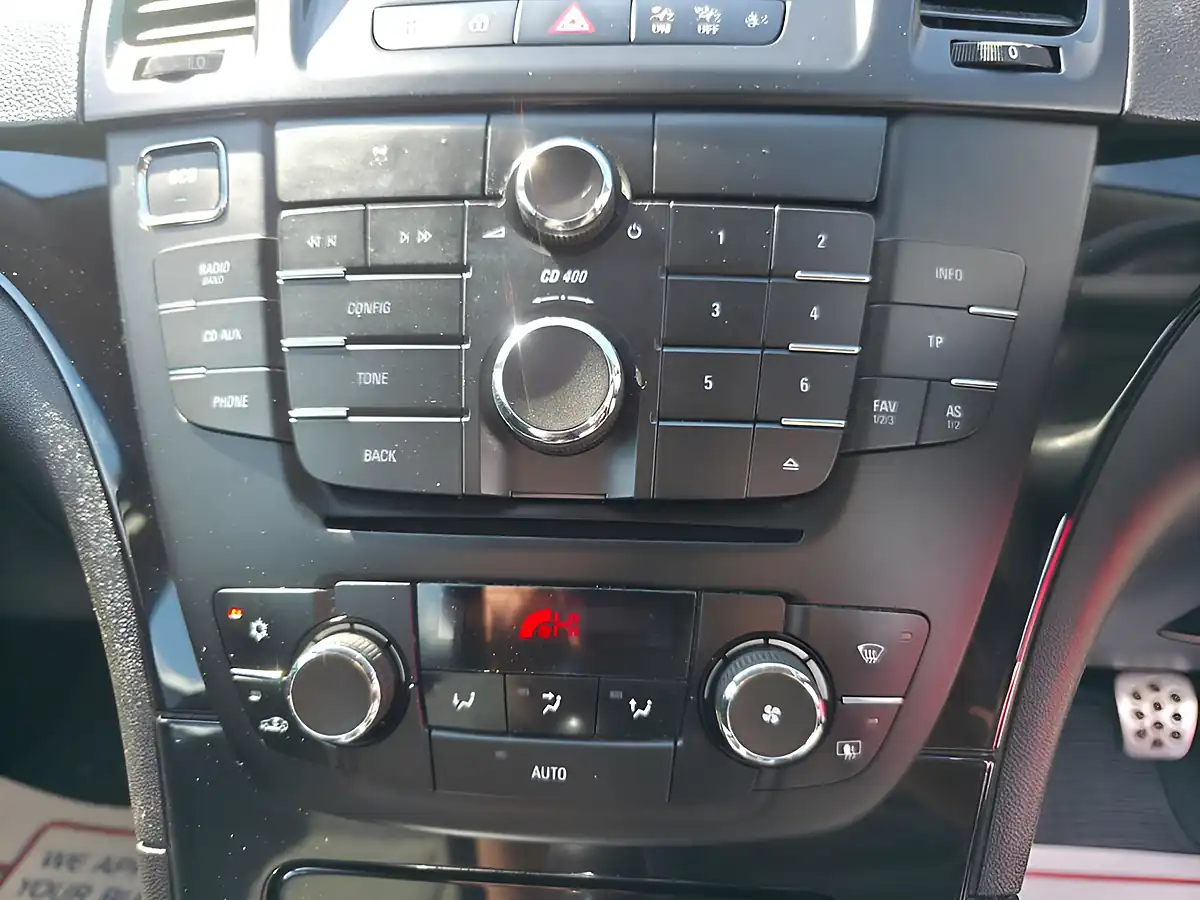 Used 2012 Vauxhall Insignia Sri Silver - Interior and Exterior details 12
