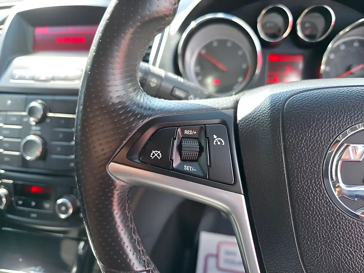 Used 2012 Vauxhall Insignia Sri Silver - Interior and Exterior details 14
