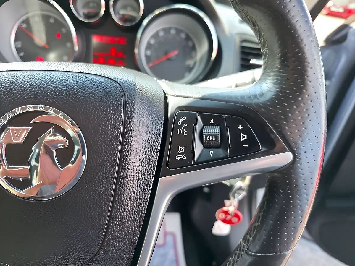 Used 2012 Vauxhall Insignia Sri Silver - Interior and Exterior details 15