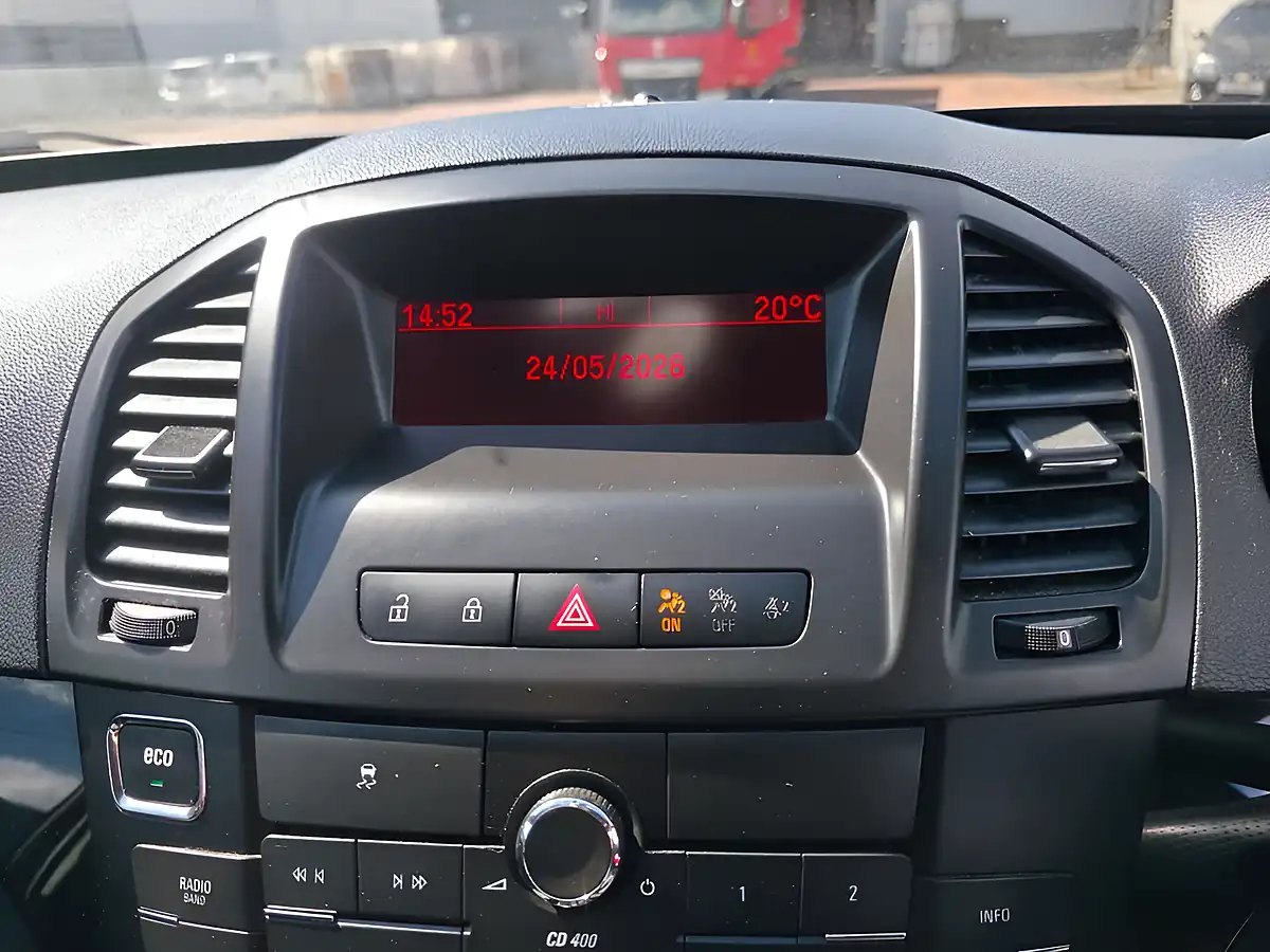Used 2012 Vauxhall Insignia Sri Silver - Interior and Exterior details 8